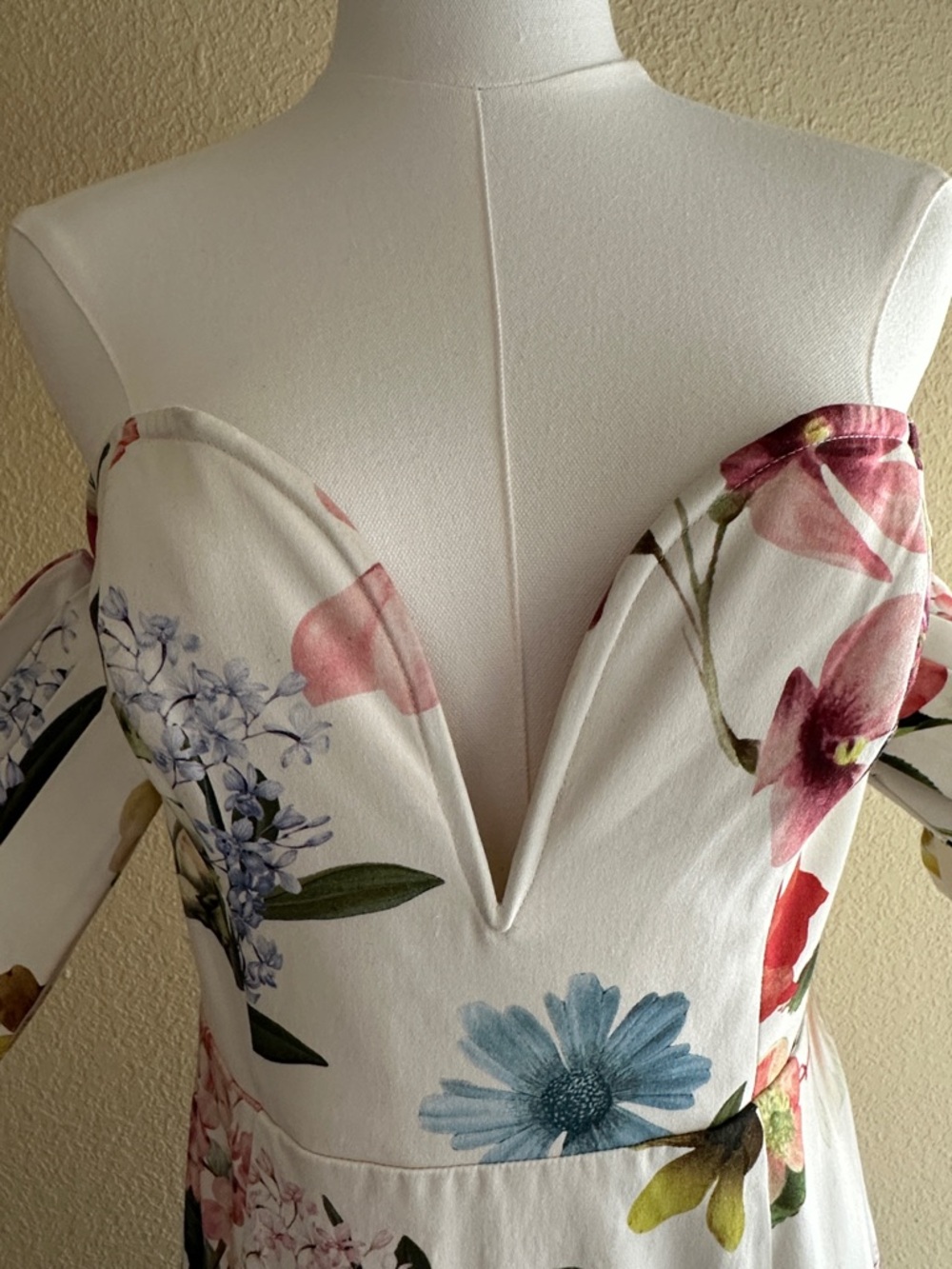 Mestiza New York Gloria Floral Off the Shoulder Mermaid Gown - Picture 6 of 16